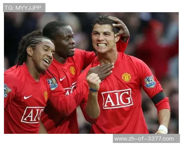 足球巨星日常：揭秘球场外的明星生活与出门趣事